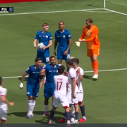 Hakimi și Enzo Fernandez s-au îmbrâncit pe gazon după golul lui Palmer din PSG - Chelsea