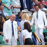 Matthew McConaughey în spatele lui Andre Agassi / FOTO: GettyImages