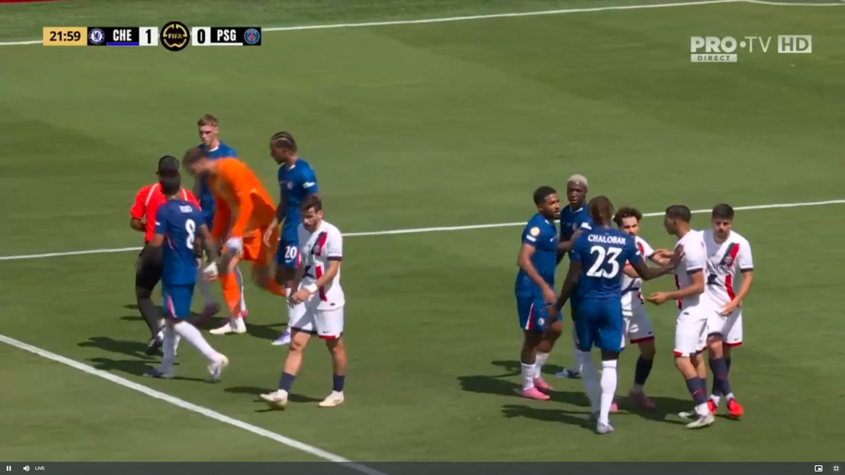 Scandal pe teren după primul gol din Chelsea - PSG » Fotbaliștii au fost la un pas de bătaie