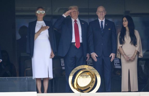 Nemaivăzut! Cu ce a venit Donald Trump la finala Mondialului Cluburilor și ce gest a făcut în momentul intonării imnului