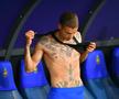 Juri Cisotti și-a dezvăluit tatuajele de pe corp înainte să joace în meciul cu Hermannstadt. Foto: Cristi Preda (GSP.RO)