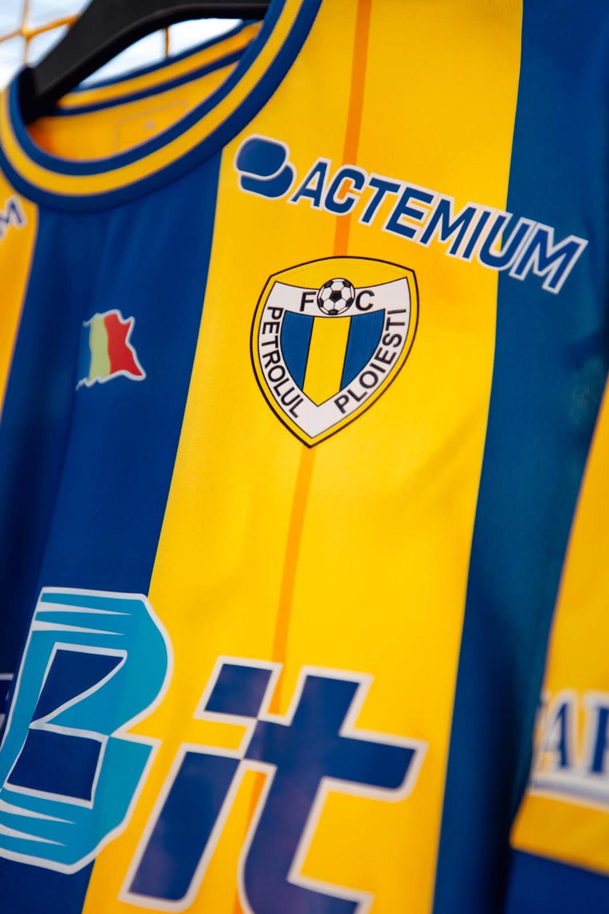Petrolul Ploiești prezentare echipament 2025-2026