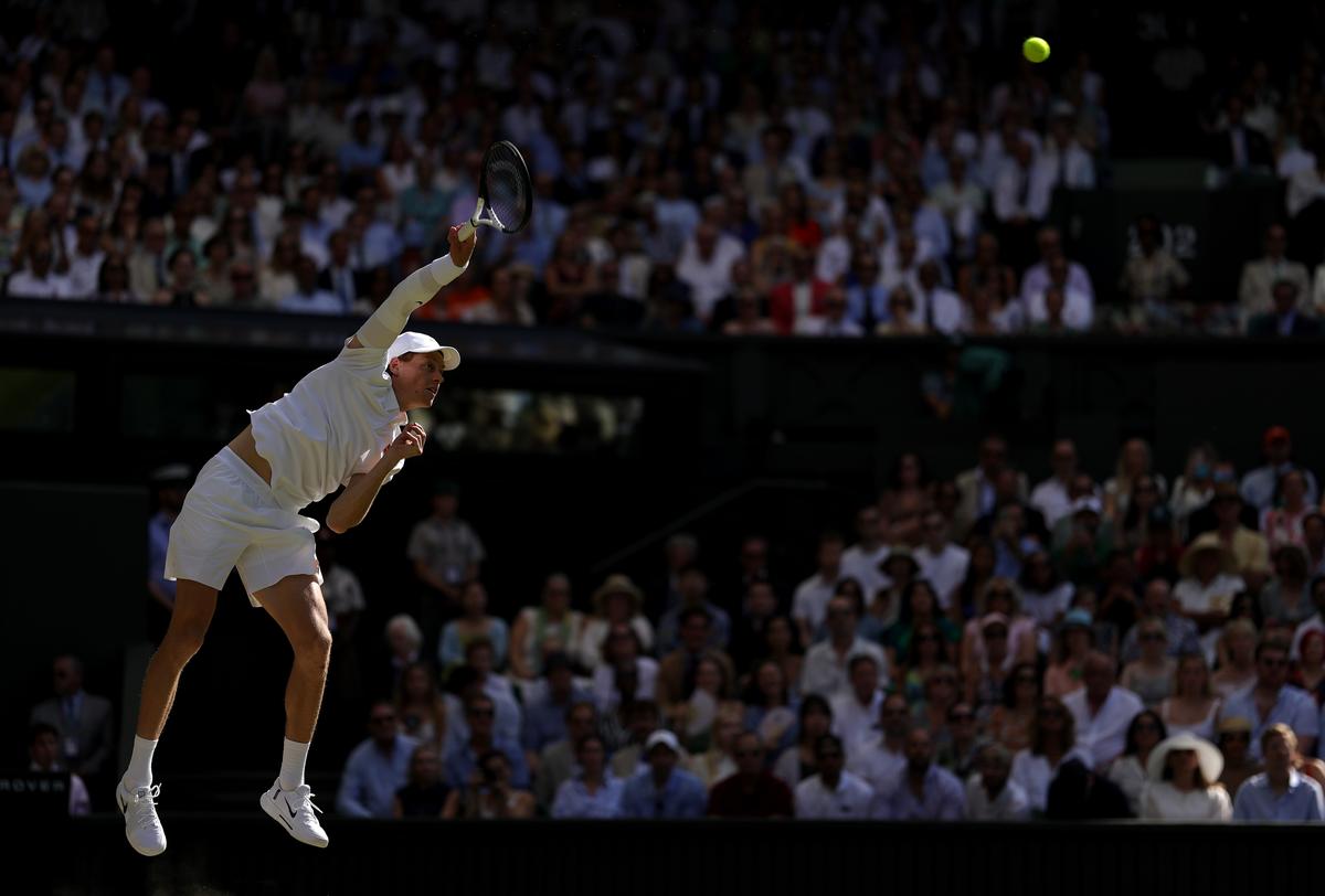 Revanșă pentru Jannik Sinner! Liderul mondial a devenit campion la Wimbledon după ce l-a detronat pe Carlos Alcaraz