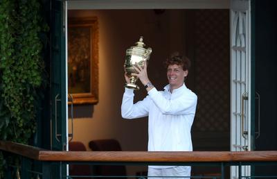 „Îmi trăiesc visul” » Jannik Sinner, discurs savuros după titlul de la Wimbledon: „Bine că nu e nicio cursă de Formula 1”