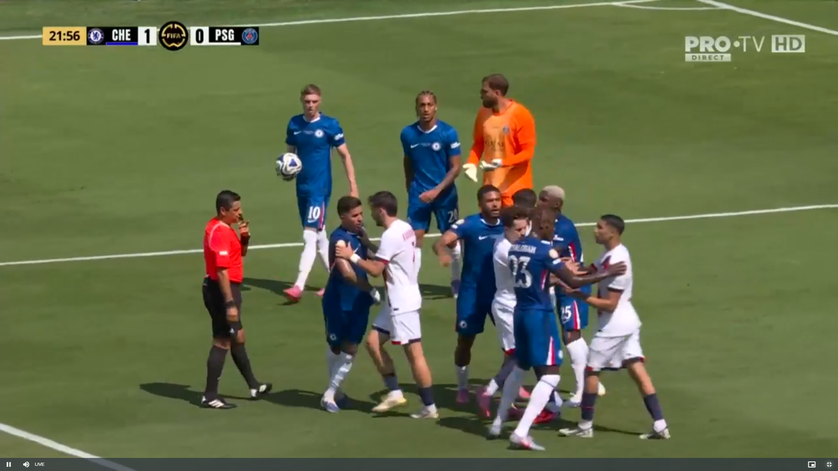 Scandal pe teren după primul gol din Chelsea - PSG » Fotbaliștii au fost la un pas de bătaie