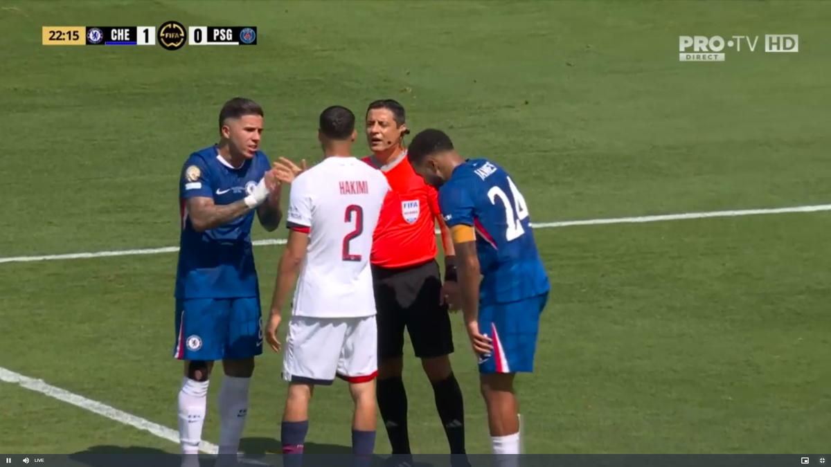 Hakimi și Enzo Fernandez s-au îmbrâncit pe gazon după golul lui Palmer din PSG - Chelsea