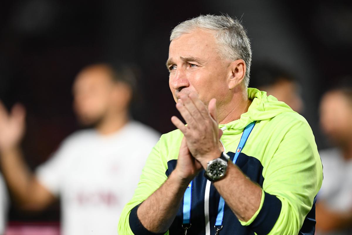 „Pleacă Louis Munteanu de la CFR?” » Dan Petrescu s-a enervat și a dat răspunsul pe loc: „Nu a făcut un antrenament cu echipa”