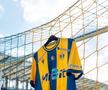 Petrolul Ploiești și-a prezentat astăzi echipamentul pentru meciurile de acasă din sezonul 2025-2026 / Foto: Facebook