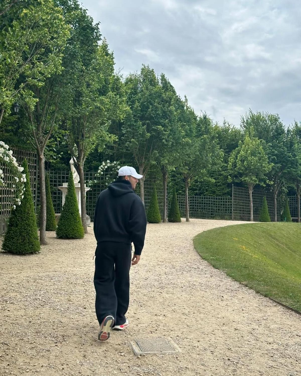 Carlos Alcaraz, apariție inedită pe străzile din Londra înaintea finalei Wimbledon » Încălţămintea a atras toate privirile: „Arată atât de urât”