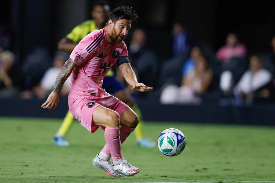 Lionel Messi, în tricoul lui Inter Miami. Foto: Imago Messi a lovit din nou de două ori în meciul cu Nashville » Este singurul jucător din lume care a reușit asta în două campionate diferite