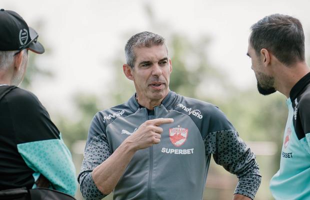 Patru plecări de la Dinamo! „Câinii” fac curățenie în lot » Ce se întâmplă cu jucătorii care nu intră în planurile lui Nuno Campos