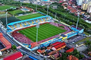 Prăpăd! Clubul nu mai poate intra pe stadionul din România care găzduia meciuri de Europa League acum 15 ani: „Nu-i lasă să joace”