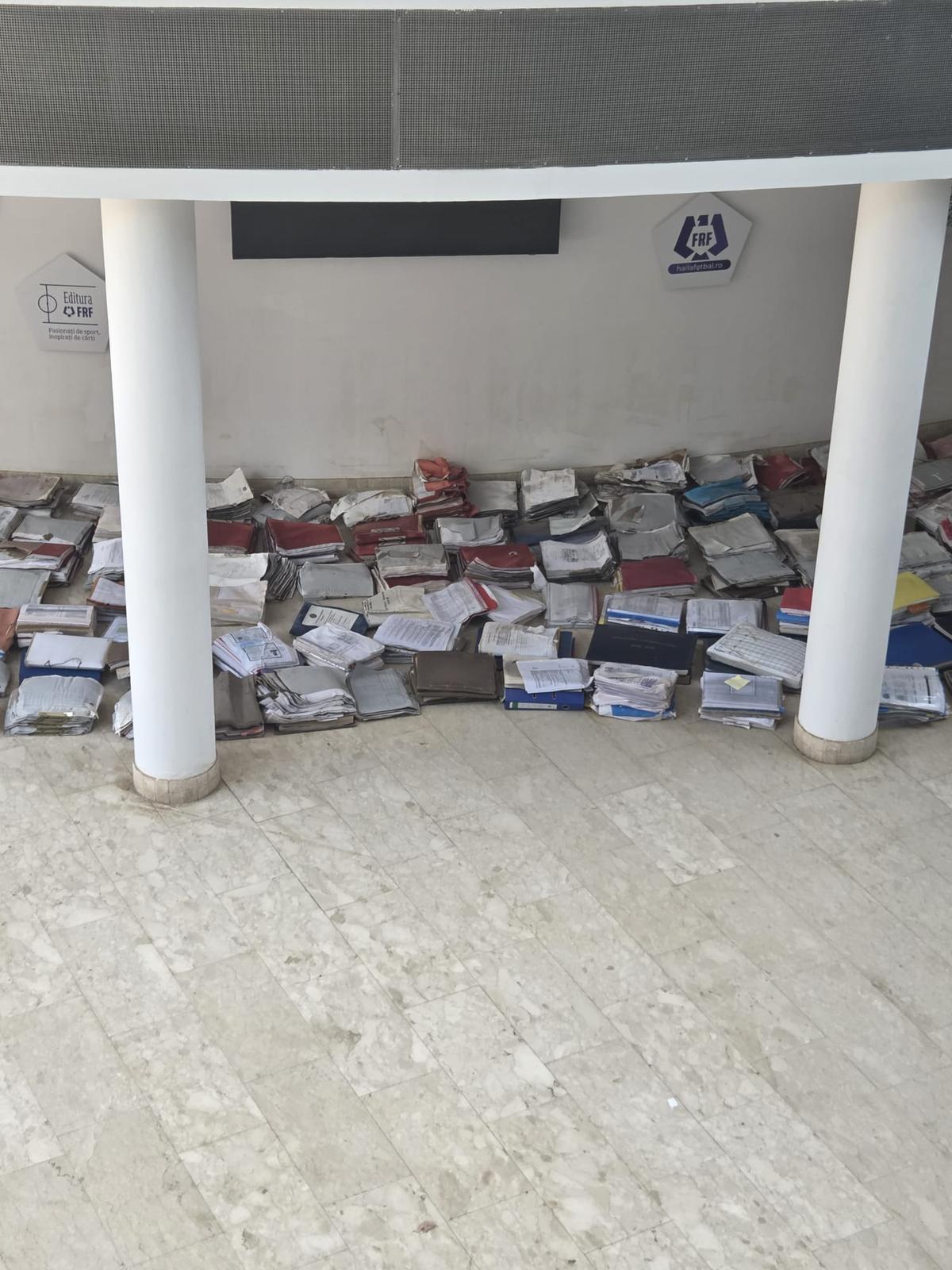Inundații la Sala Dobrin, la cea rezervată ședințelor de comisii, la birourile SFA
