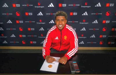 Manchester United a oficializat primul transfer al verii » Peste 58 de milioane de euro
