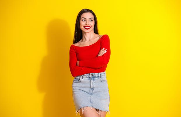 Fusta de blugi mini, midi sau maxi: Ce model să alegi pentru silueta, sezonul și stilul tău