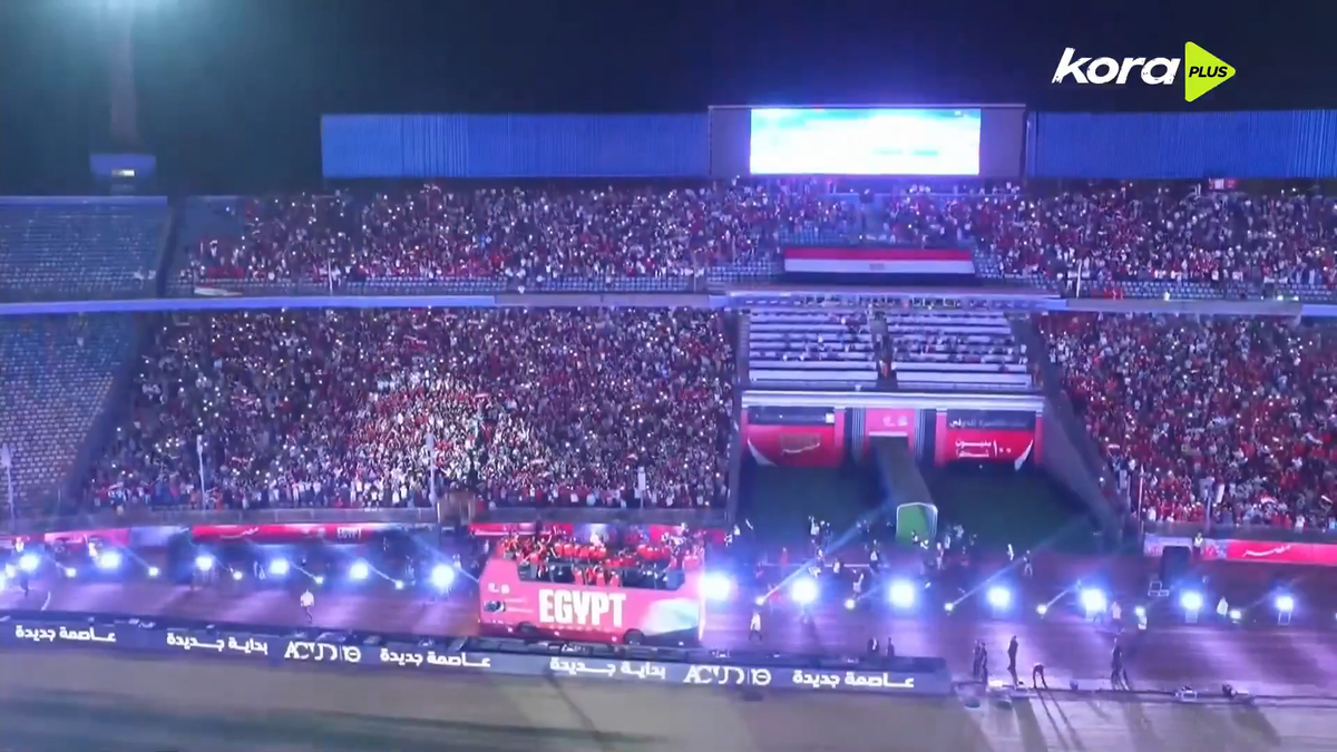 Continuă sărbătoarea de parcă ar fi câștigat Campionatul Mondial! Azi s-au mutat pe stadion