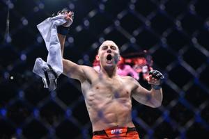 Starul din UFC, omagiu emoționant pentru Diogo Jota după victoria-fulger din weekend » Luptătorul i-a fredonat cântecul în ring: „Liverpool a pierdut un erou!”
