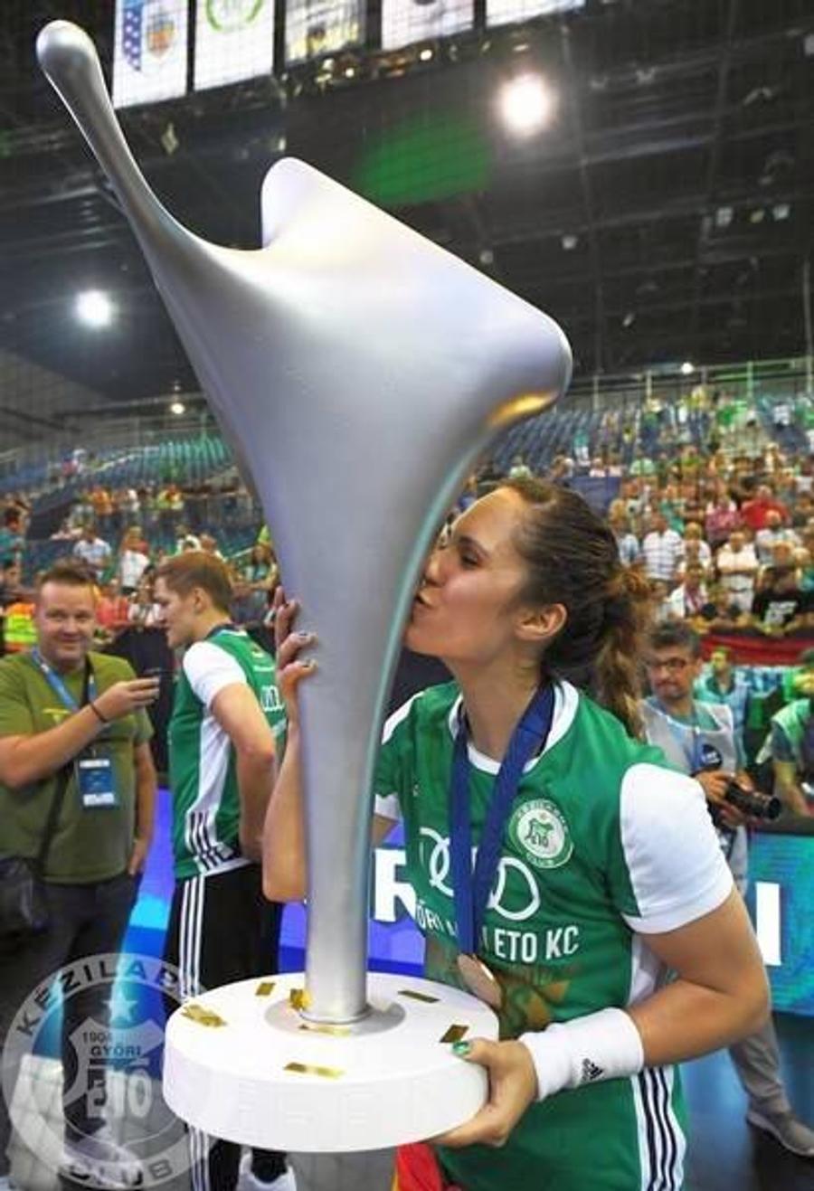VIDEO EXCLUSIV Interviu cu Mireya Gonzalez, vedeta transferată de Vâlcea: „Sunt o leoaică încăpățânată care nu cedează niciodată!” » Cine e sportivul pe care îl urmărește cel mai mult