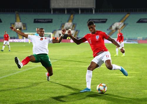 Georgi Pashov în duel cu Rashford