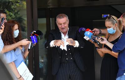 VIDEO Imagini ireale! Gigi Becali l-a umilit pe Luțu, în fața camerelor TV: „Vino aici să strângi de pe jos!”