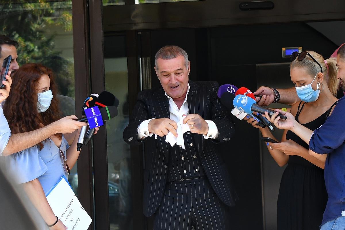 Gigi Becali la sediul LPF