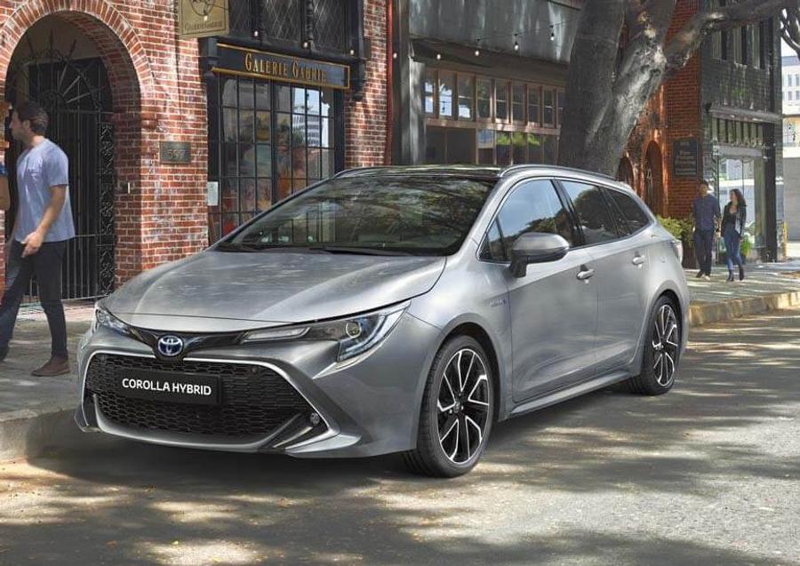 Toyota Corolla Touring Sports Full Hybrid Medaliații României au intrat în posesia mașinilor promise » Imagini de la festivitatea de azi