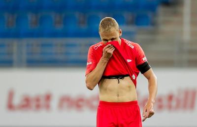 12 jucători, petrecere nocturnă și sex pe stadion!