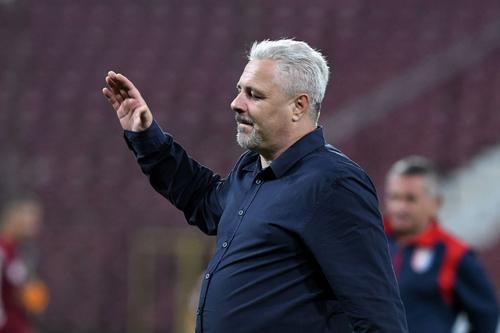 CFR Cluj a învins-o pe Farul, scor 1-0, în runda cu numărul 5 a Ligii 1. Marius Șumudică, antrenorul campioanei, consideră că prima repriză contra dobrogenilor e cea mai bună a ardelenilor de când el a venit în Gruia.