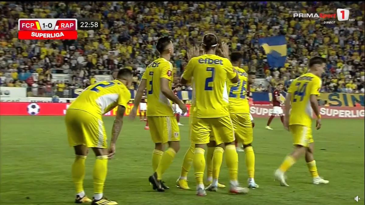 FOTO Petrolul - Rapid, Moldovan a scăpat mingea în poartă 13.08.2022