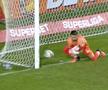 FOTO Petrolul - Rapid, Moldovan a scăpat mingea în poartă 13.08.2022
