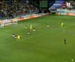 FOTO Petrolul - Rapid, Moldovan a scăpat mingea în poartă 13.08.2022