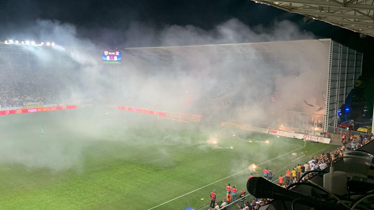 Moldovan a scăpat mingea în poartă! Mutu, stupefiat de eroarea portarului său