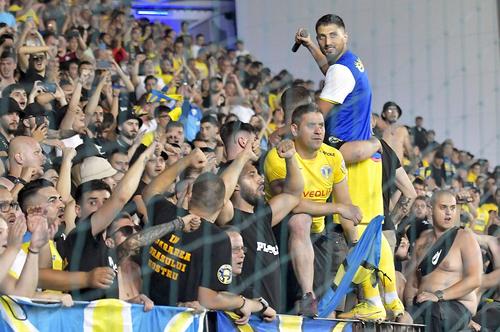 Suporterii Petrolului sunt pregătiți de derby-ul cu Rapid // foto: Imago Images