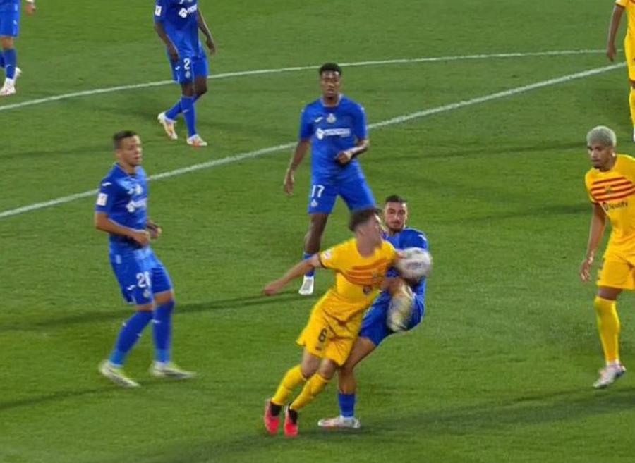 Final dramatic în Getafe - Barcelona, după 106 minute de joc! 3 cartonașe roșii și o fază incendiară în prelungiri, când VAR le-a refuzat catalanilor un penalty