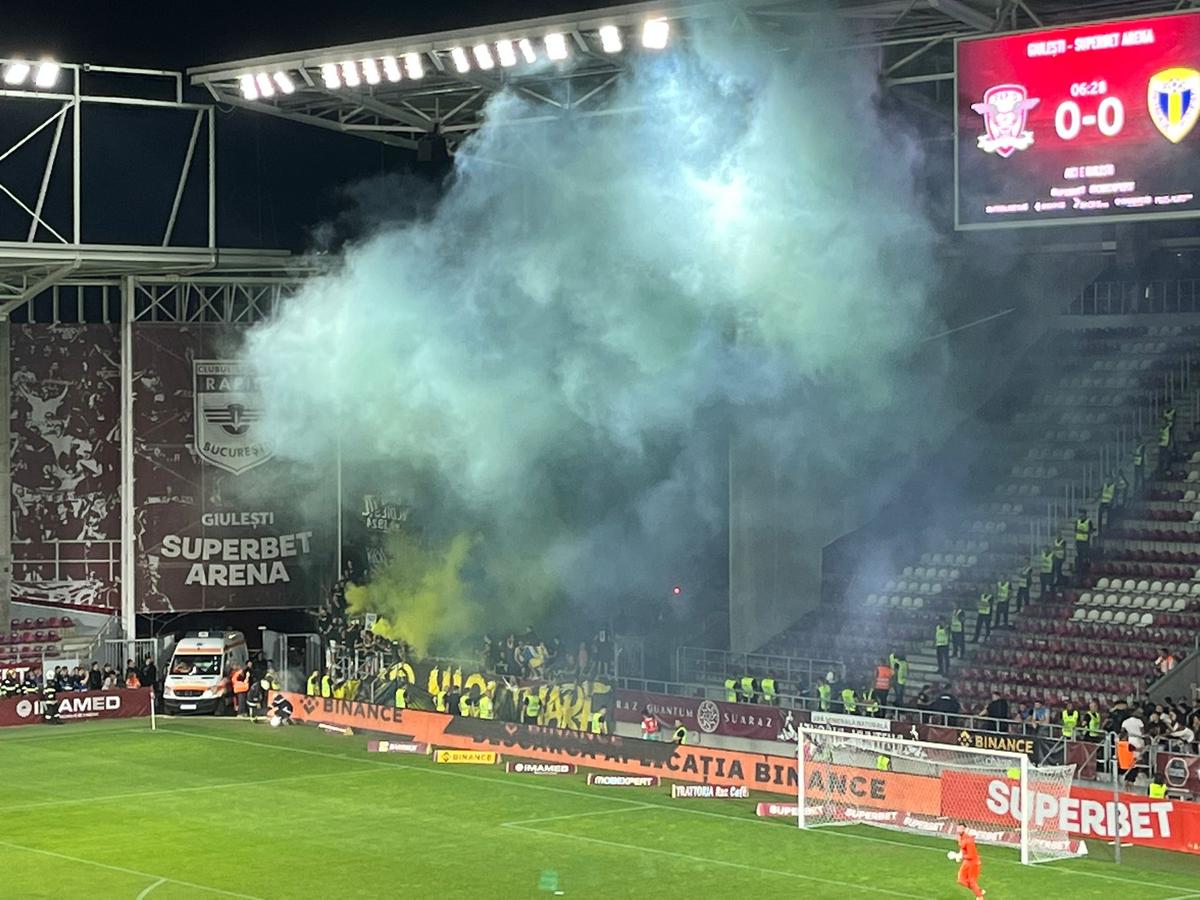 Galeria Petrolului, scenografie rasistă la derby-ul cu Rapid: „Coșmarul vostru” » Cum au răspuns giuleștenii