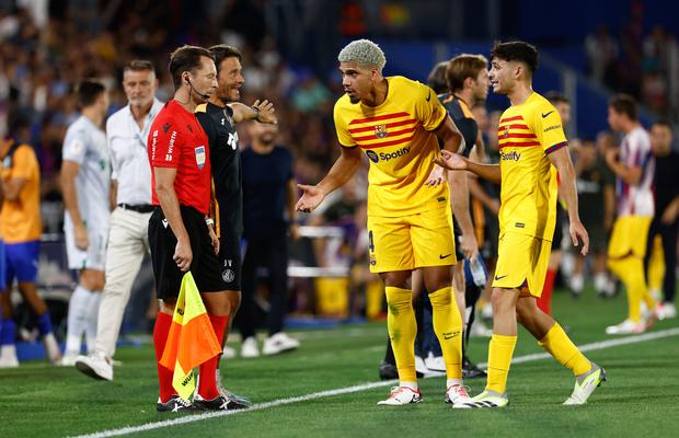 Final dramatic în Getafe - Barcelona, după 106 minute de joc! 3 cartonașe roșii și o fază incendiară în prelungiri, când VAR le-a refuzat catalanilor un penalty