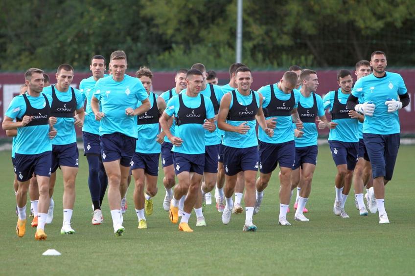 Dinamo Kiev, formație pregătită de Mircea Lucescu (78 de ani), s-a antrenat la baza de pregătire a celor de la Rapid, „Constructorul”, înainte de meciul cu Aris Salonic, din manșa retur a turului 3 preliminar din Conference League.