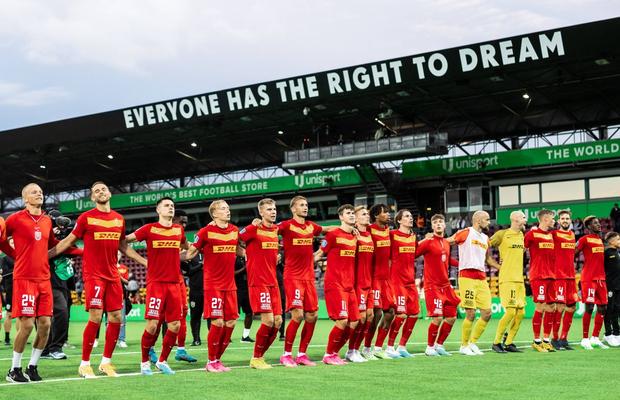 Nu doar sinteticul îngreunează misiunea FCSB » Danezii mai au și alte argumente, inexistente la echipa lui Becali