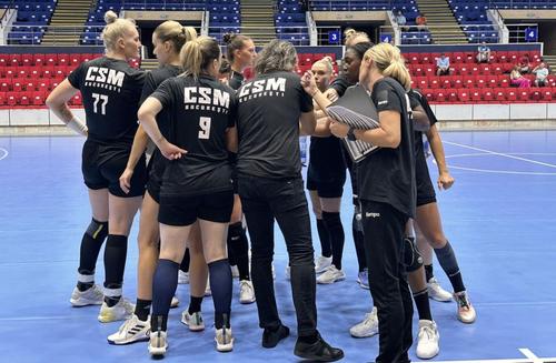 CSM București și Rapid, reprezentantele României în ediția viitoare a Ligii Campionilor la handbal feminin, au câștigat meciurile amicale disputate astăzi.