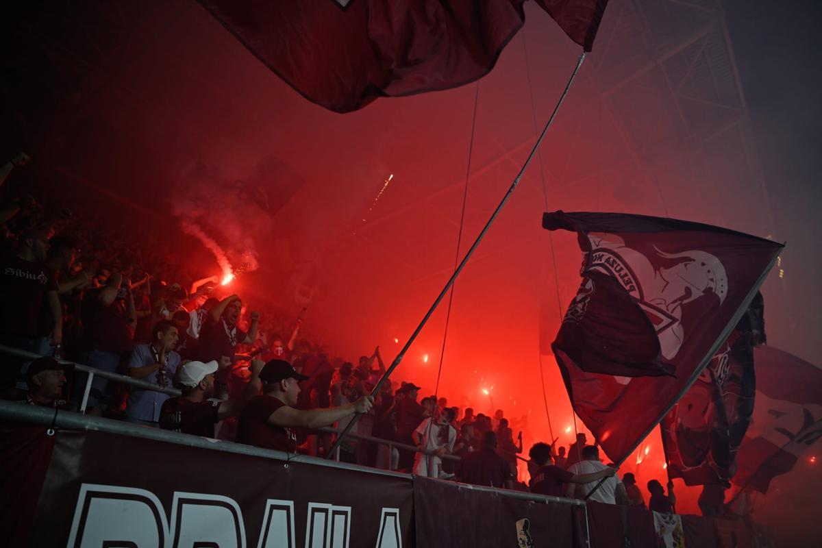 Suporter infiltrat la conferința lui Bergodi » S-a băgat peste antrenor: „Așteaptă puțin!” + Șucu, luat la rost în parcare