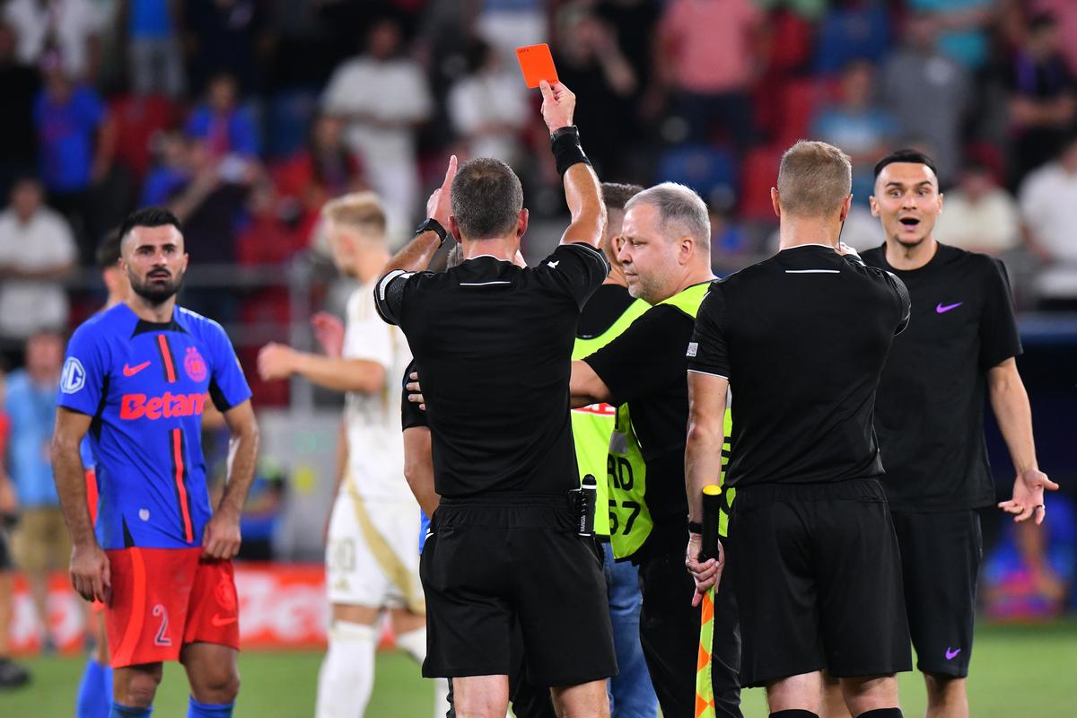 Ilie Dumitrescu a distrus patru jucători de la FCSB: „Au fost depășiți total”
