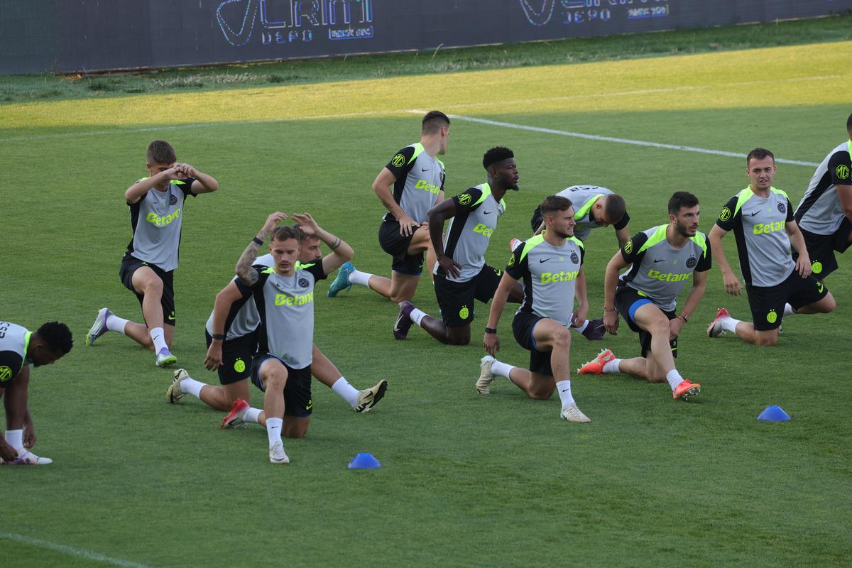 Antrenament FCSB la Priştina