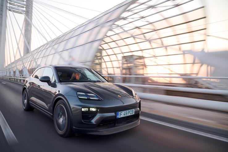 David Popovici a încheiat un parteneriat cu Porsche