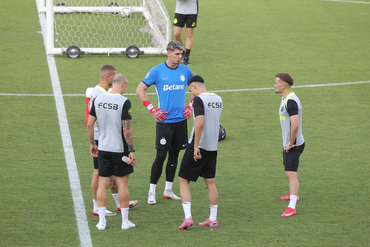 Antrenament FCSB la Priştina