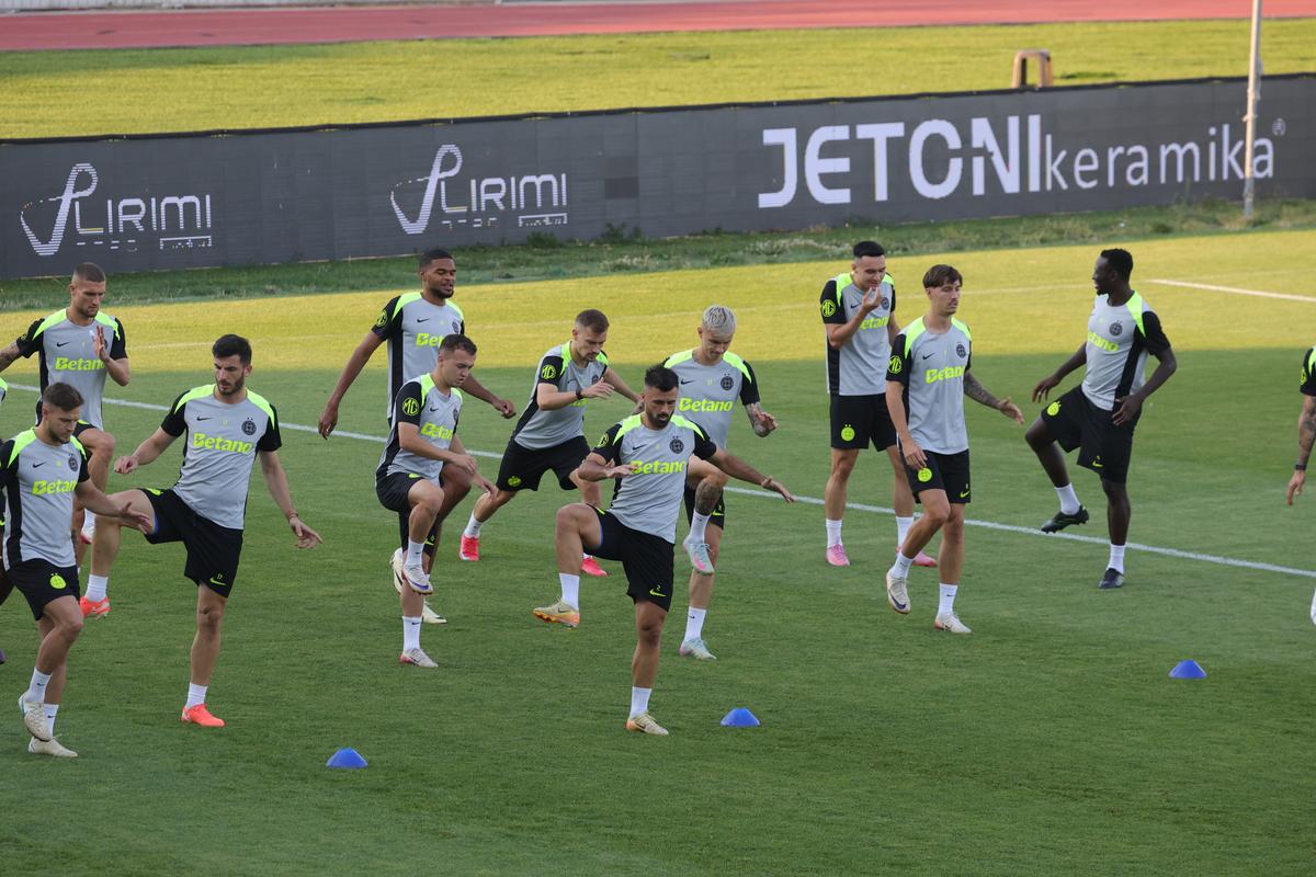 Antrenament FCSB la Priştina