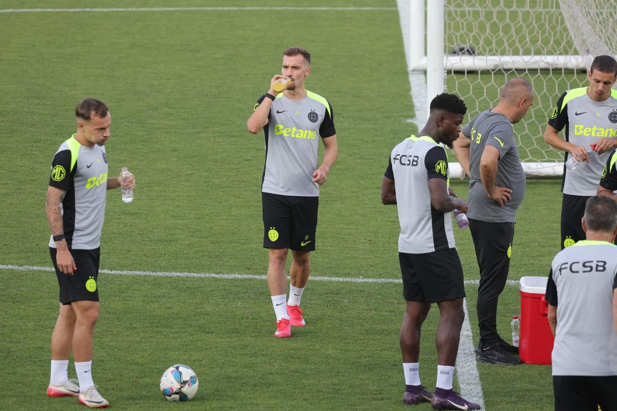 Antrenament FCSB la Priştina