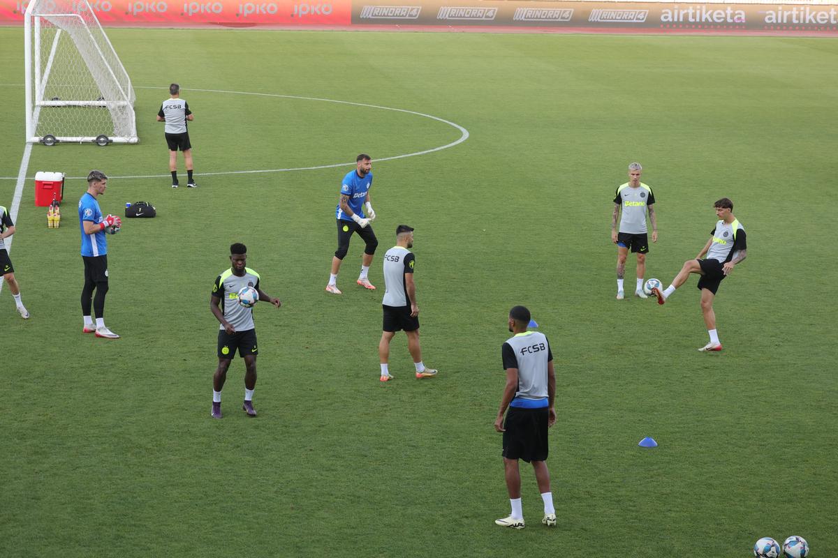 Antrenament FCSB la Priştina