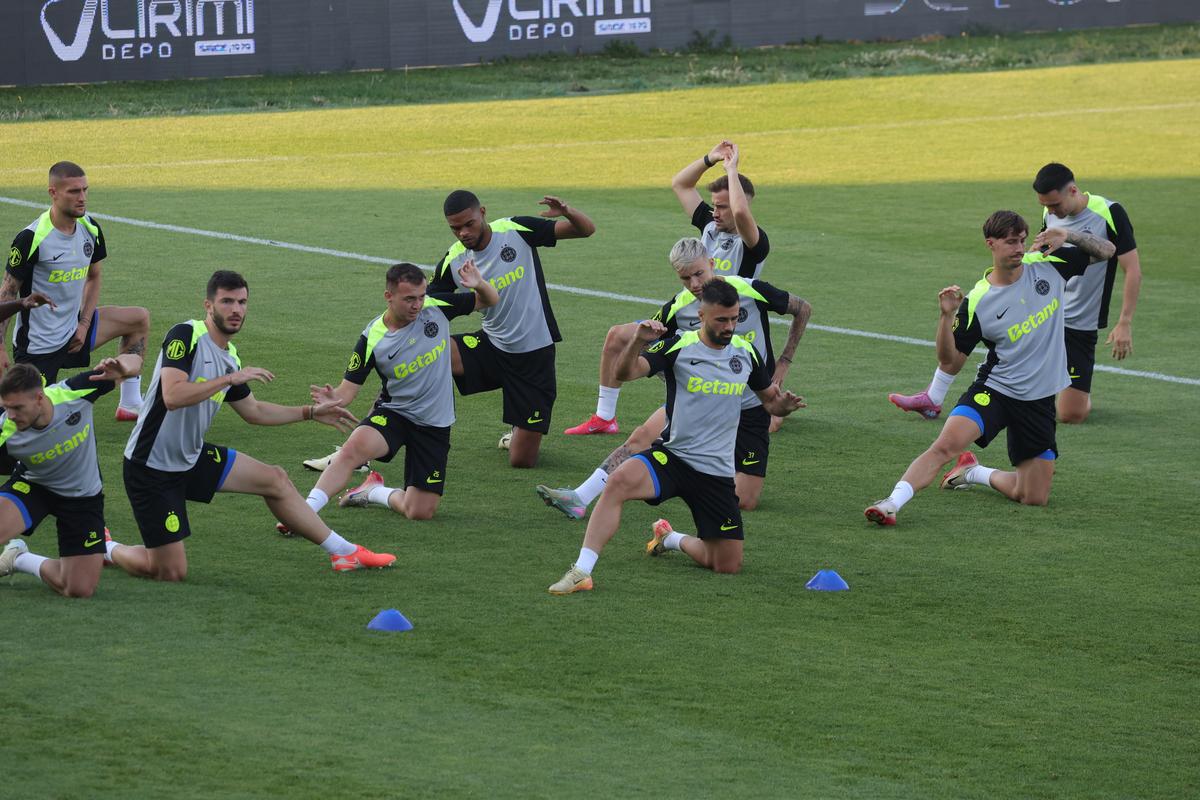 Antrenament FCSB la Priştina