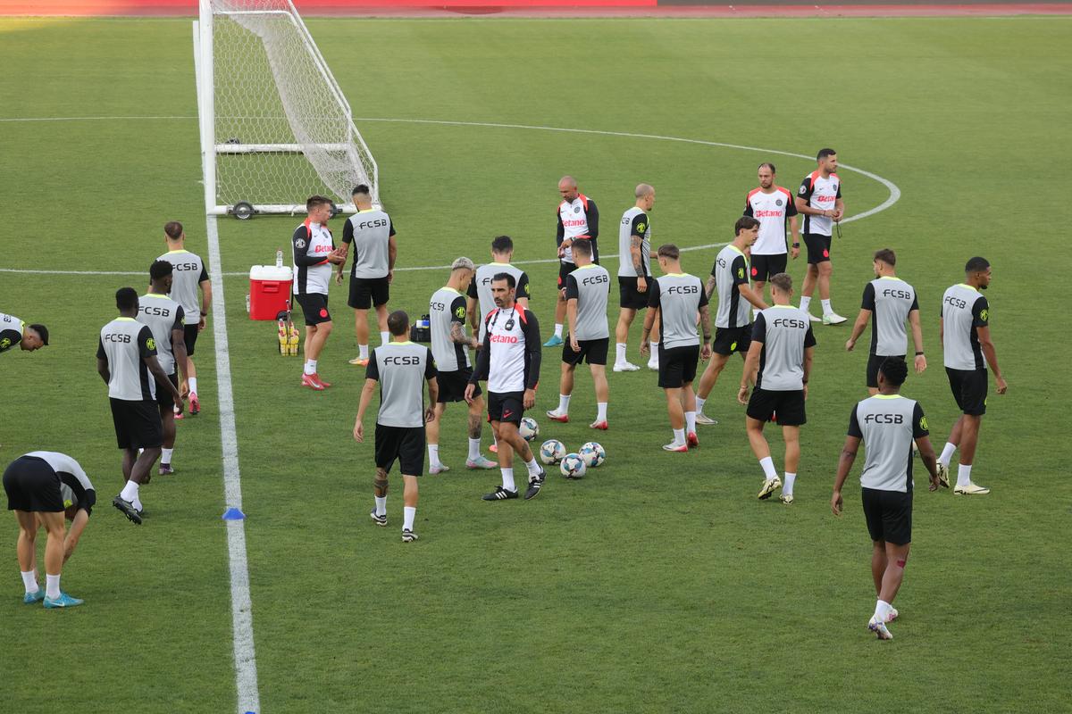 Antrenament FCSB la Priştina