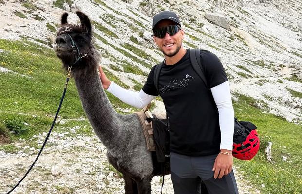 Dă din casă de la negocieri, după ce fotbalistul român a fost pus pe liber: „Au fost chiar generoși - bonusuri, salarii”